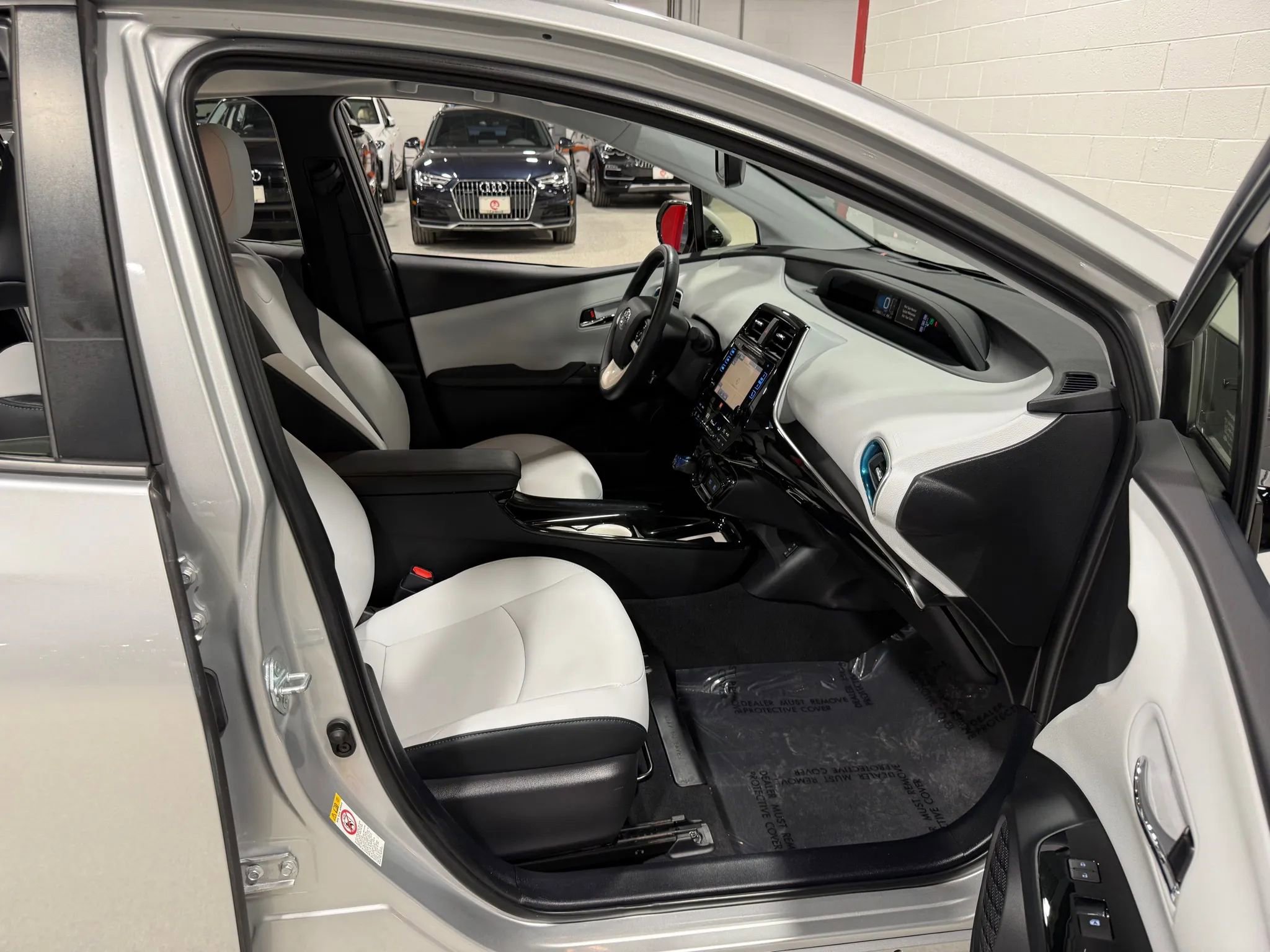 Used 2017 Toyota Prius Four w/ Premium Convenience Package image 42