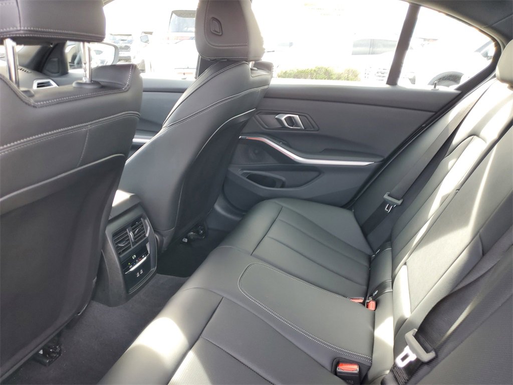 Used 2025 BMW 330i Sedan image 12