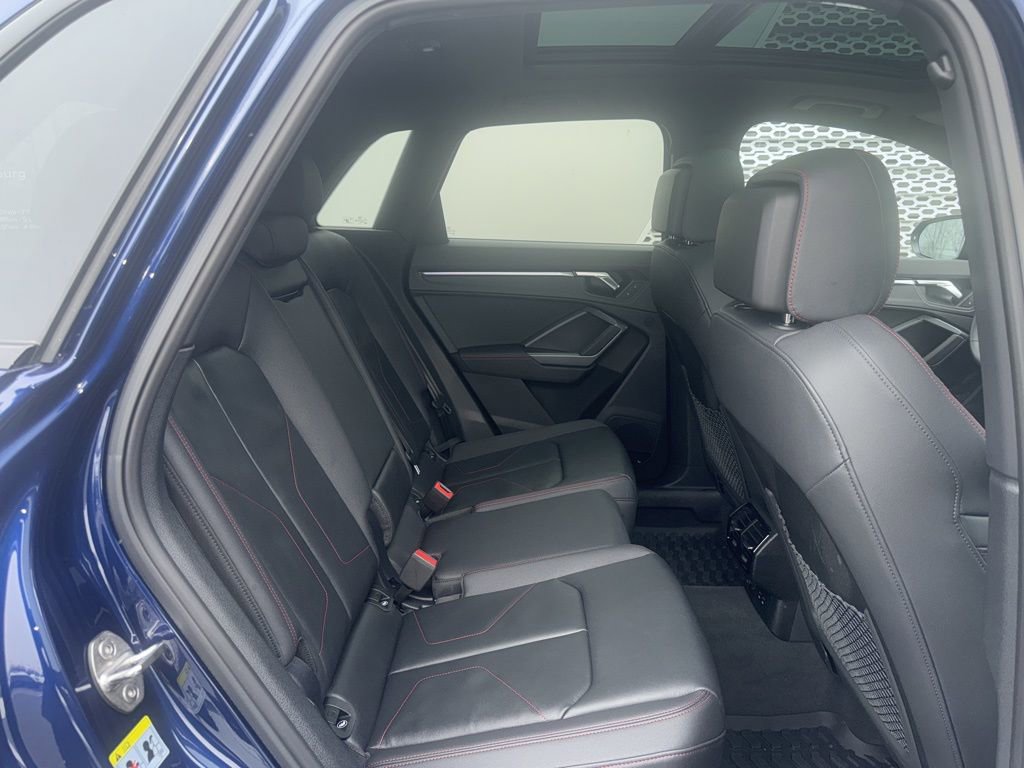 Used 2025 Audi Q3 2.0T Premium Plus w/ Premium Plus Package image 9
