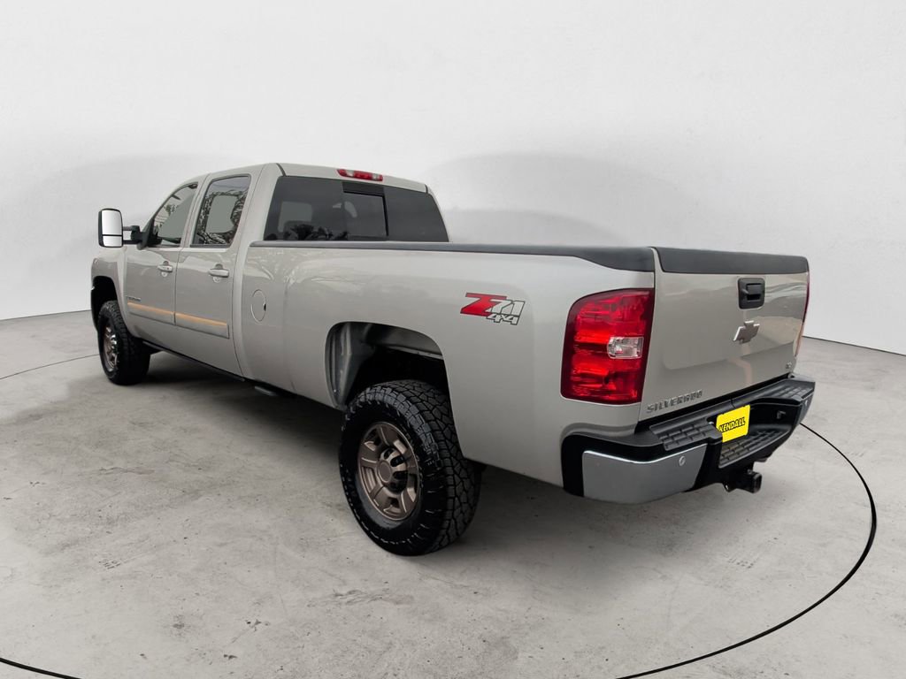 Used 2007 Chevrolet Silverado 3500 LTZ w/ Suspension Package, Off-Road AWD/4WD image 3