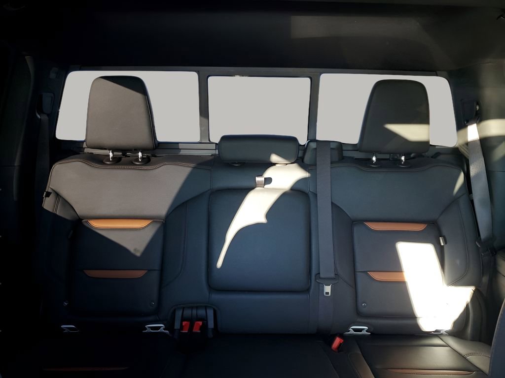 Used 2024 GMC Sierra 2500 AT4 w/ AT4 Premium Plus Package image 43