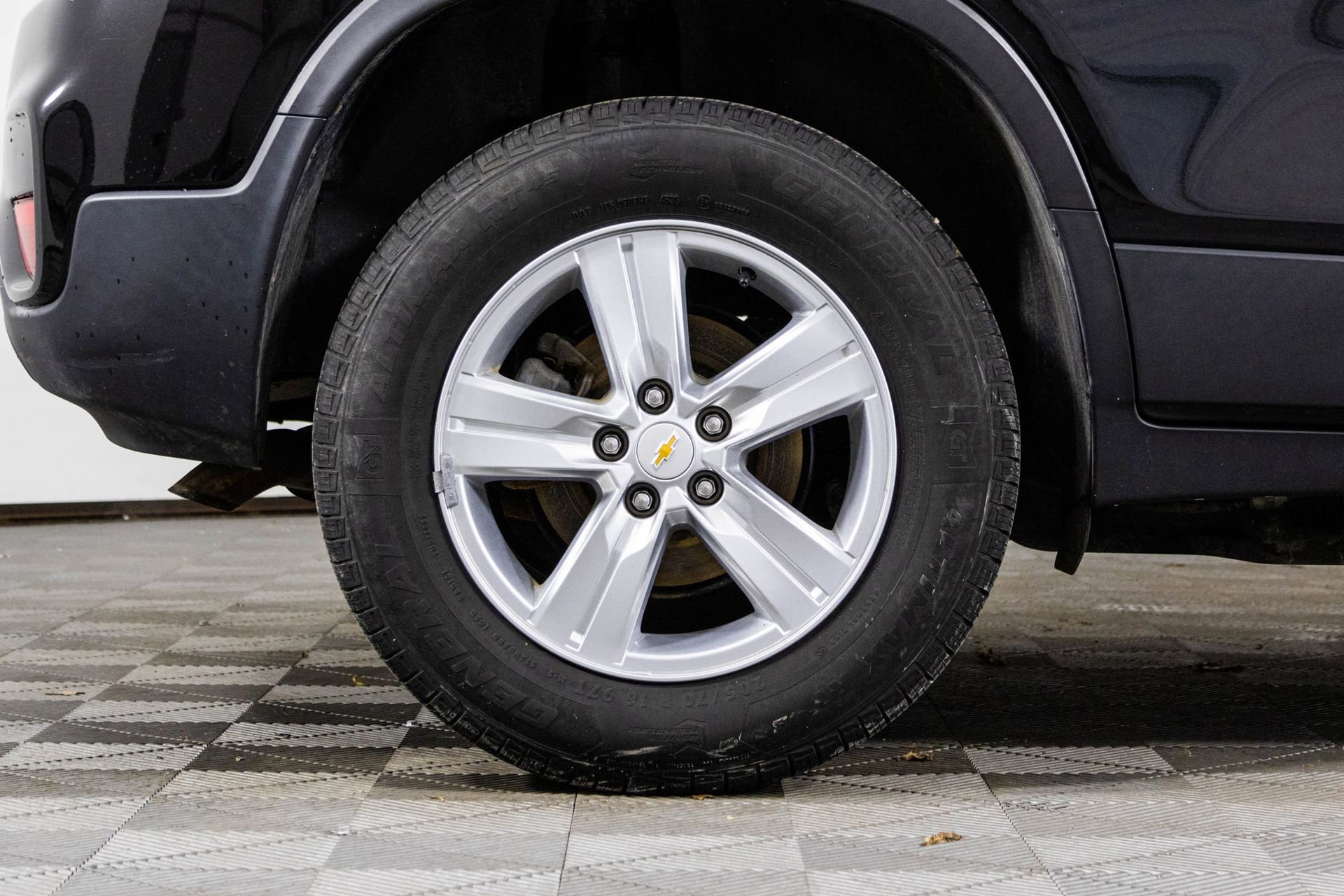 Used 2020 Chevrolet Trax LS w/ Tint and Cruise Package image 41