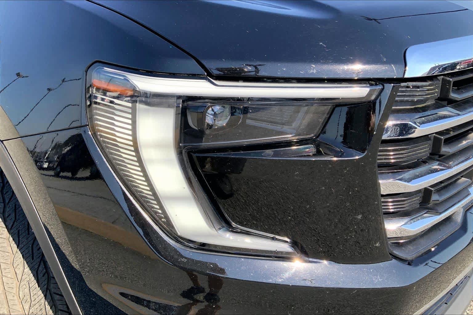 Used 2024 GMC Acadia Elevation image 25