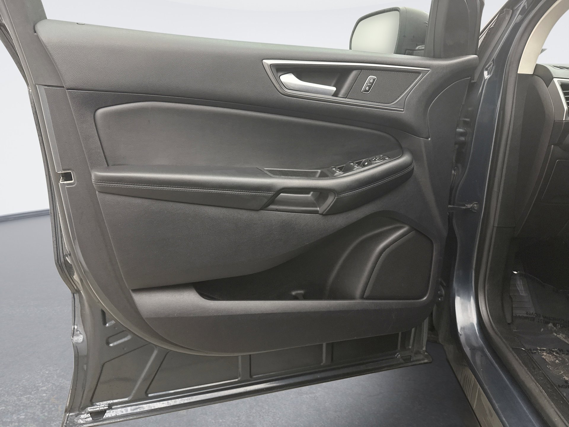 Used 2022 Ford Edge SE AWD/4WD image 9