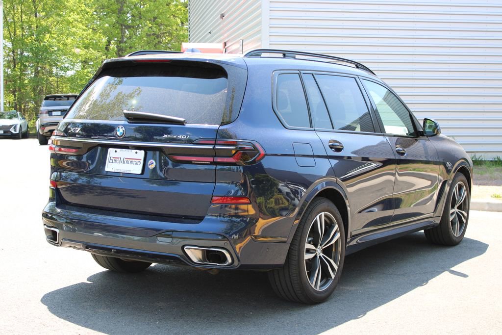 Used 2023 BMW X7 xDrive40i w/ M Sport Package AWD/4WD image 4