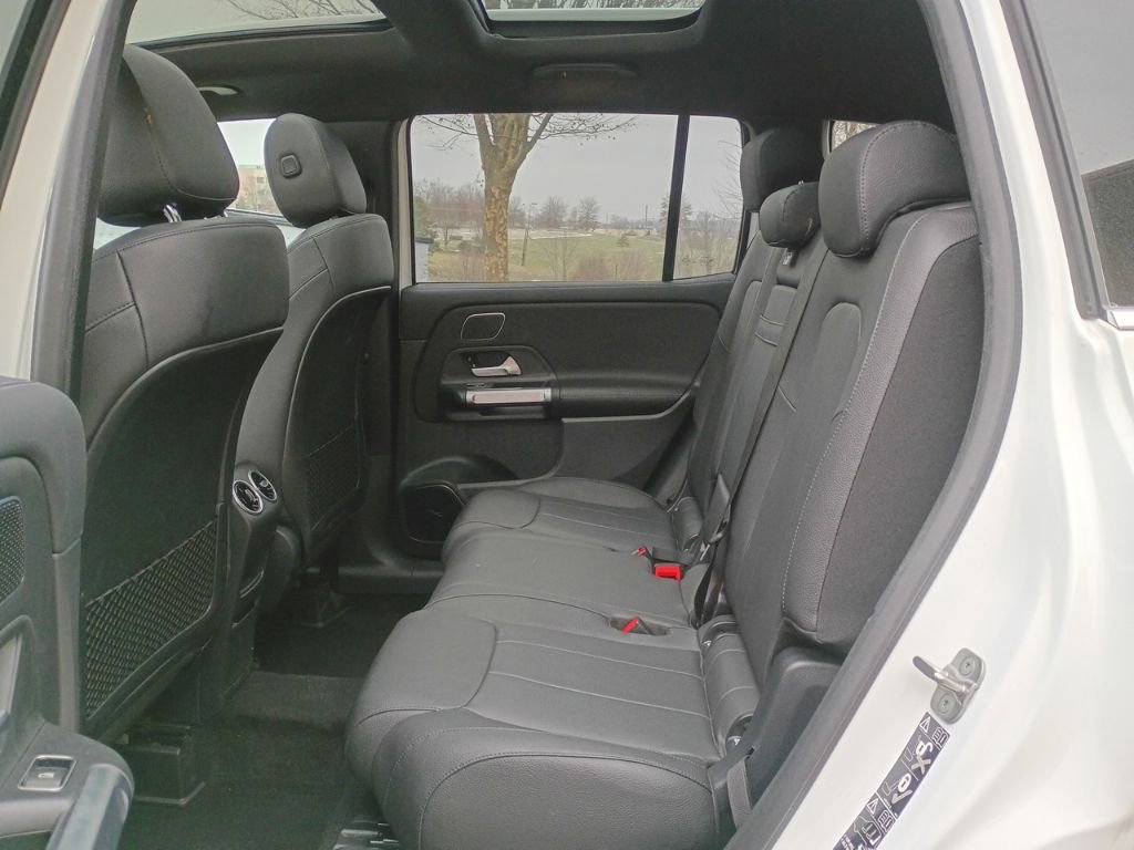 Used 2024 Mercedes-Benz GLB 250 4MATIC w/ Driver Assistance Package image 22