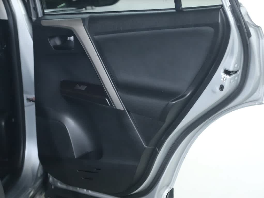 Used 2018 Toyota RAV4 LE w/ All Weather Liner Package AWD/4WD image 30