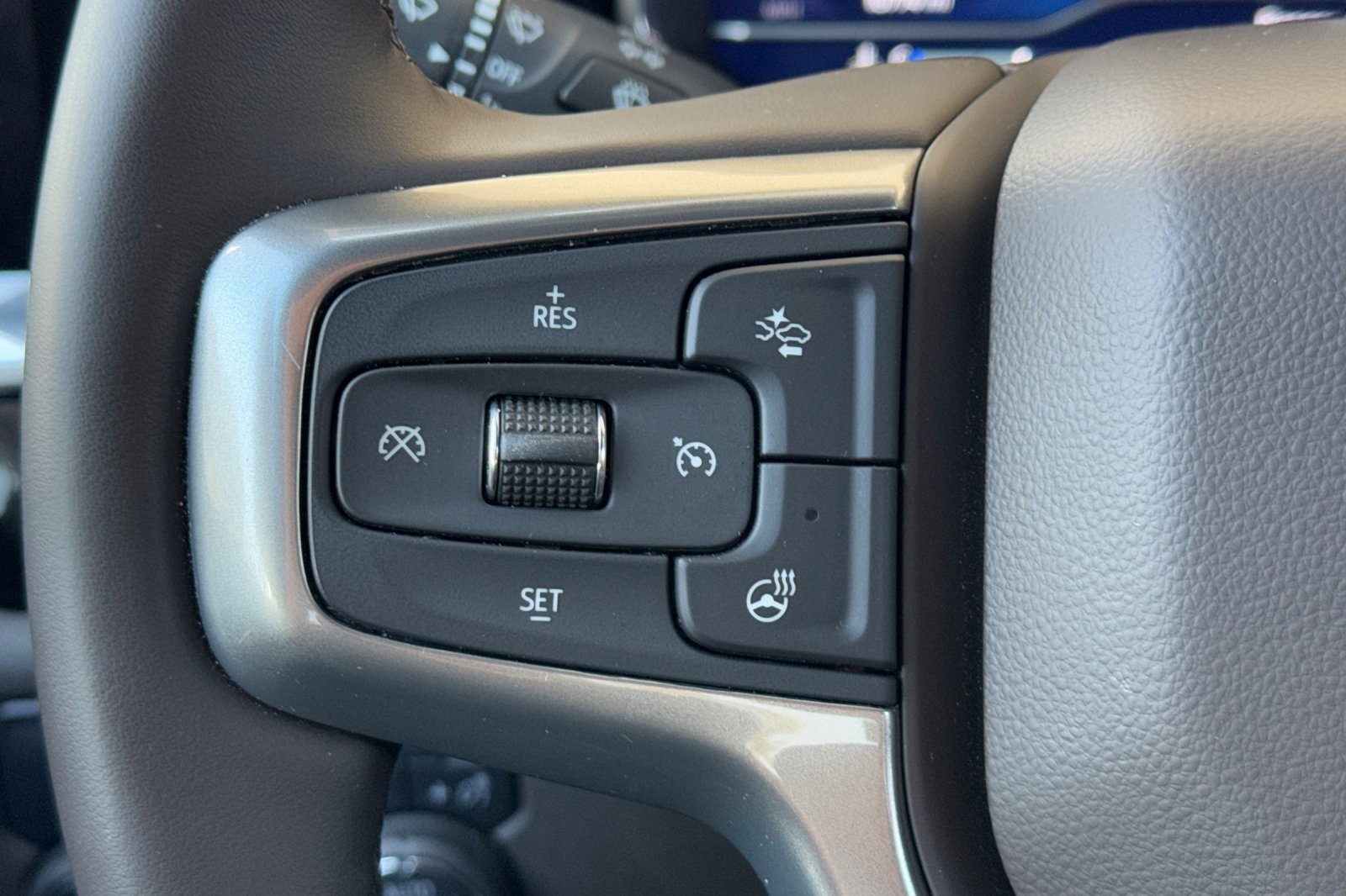 Used 2025 Chevrolet Silverado 1500 LT image 25