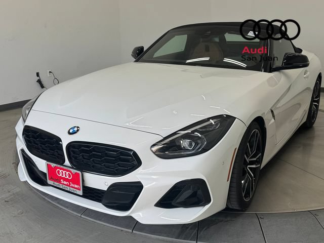 Used 2025 BMW Z4 M40i w/ Premium Package RWD image 3