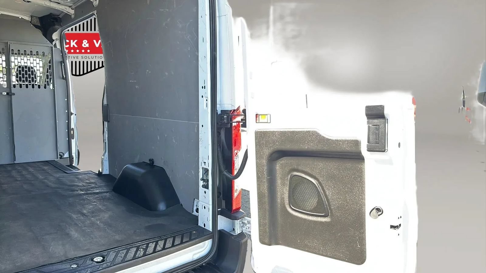 Used 2020 Ford Transit 250 Medium Roof RWD image 39