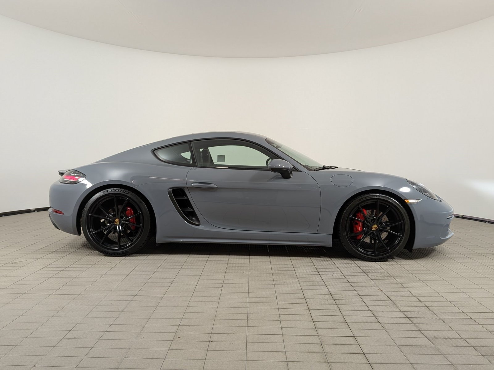 Certified 2024 Porsche 718 Cayman S RWD image 8