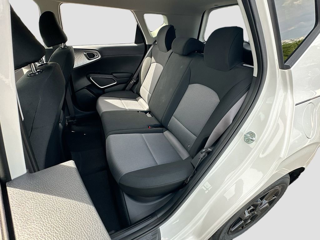 Certified 2022 Kia Soul LX w/ Technology Package FWD image 22