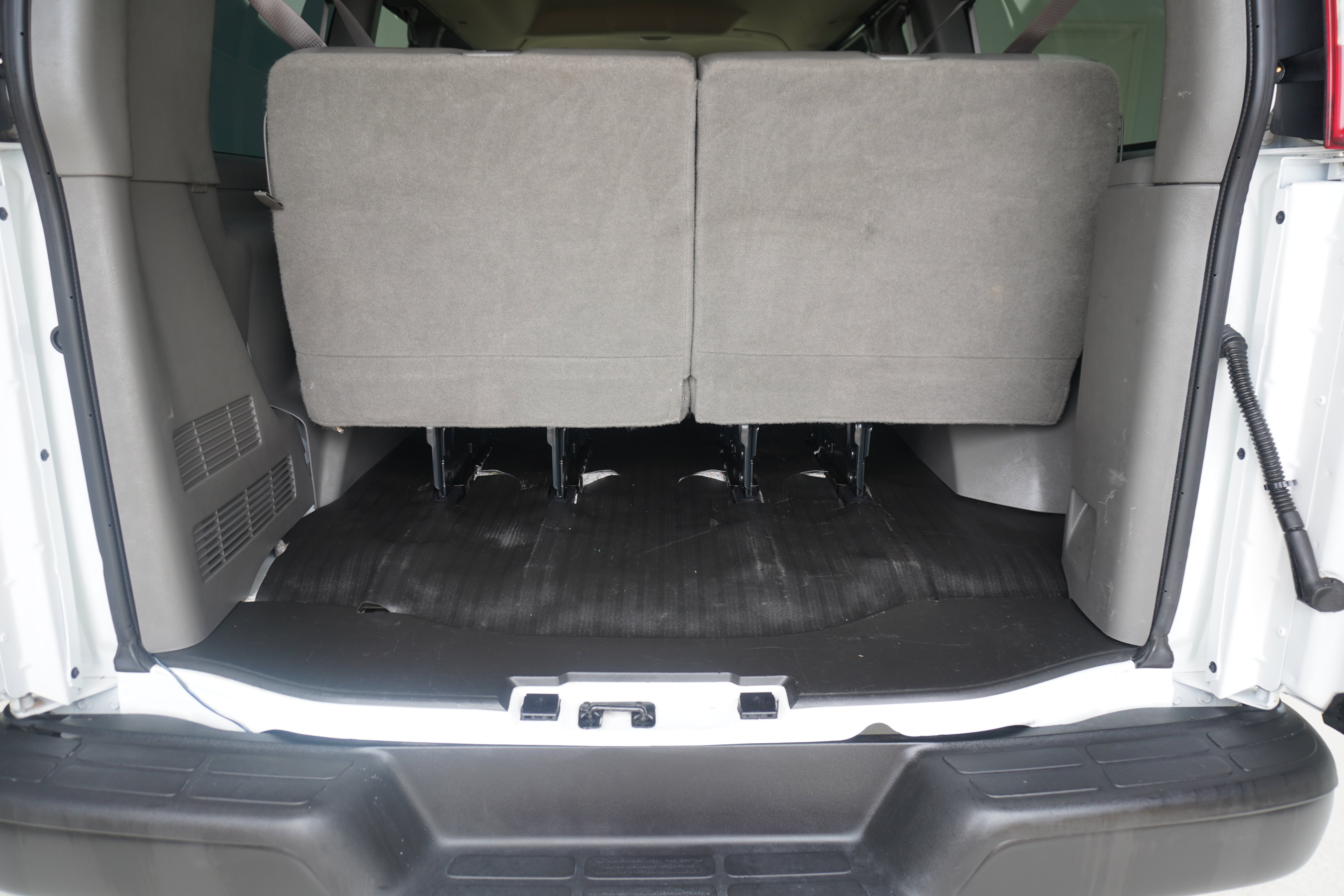 Used 2013 Chevrolet Express 2500 LS w/ Power Package RWD image 16