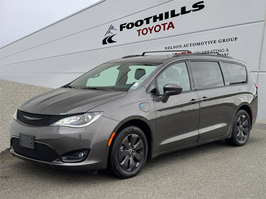Used 2020 Chrysler Pacifica Touring-L w/ S Appearance Package image 3