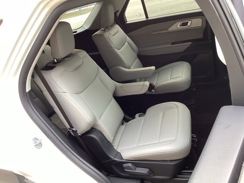 Used 2025 Ford Explorer Active w/ Active Comfort Package image 38
