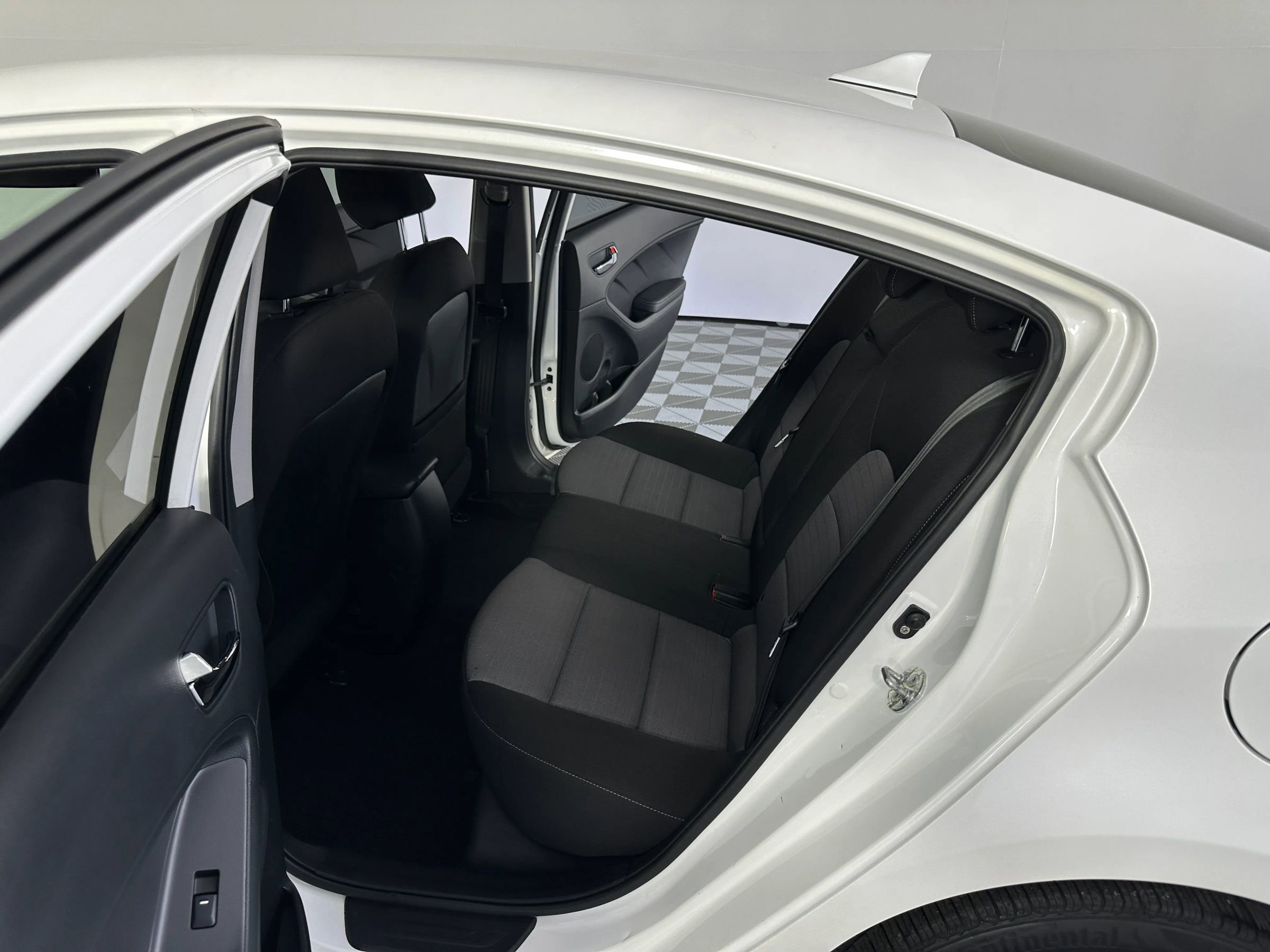 Used 2015 Kia Forte EX image 28