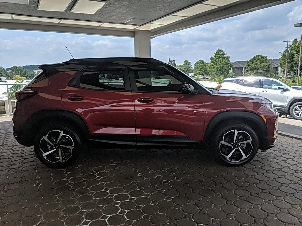 Used 2021 Chevrolet TrailBlazer RS w/ Sun and Liftgate Package image 4