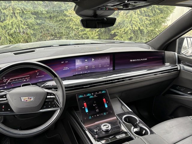 Used 2025 Cadillac Escalade Sport w/ Touring Package image 33