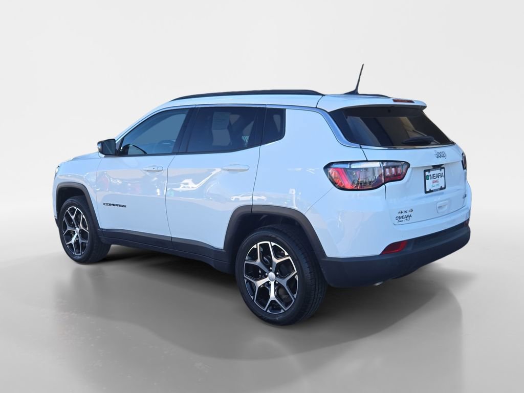 Used 2024 Jeep Compass Latitude video 3