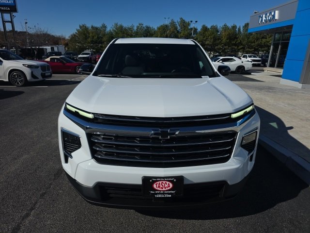 New 2026 Chevrolet Traverse LT image 2