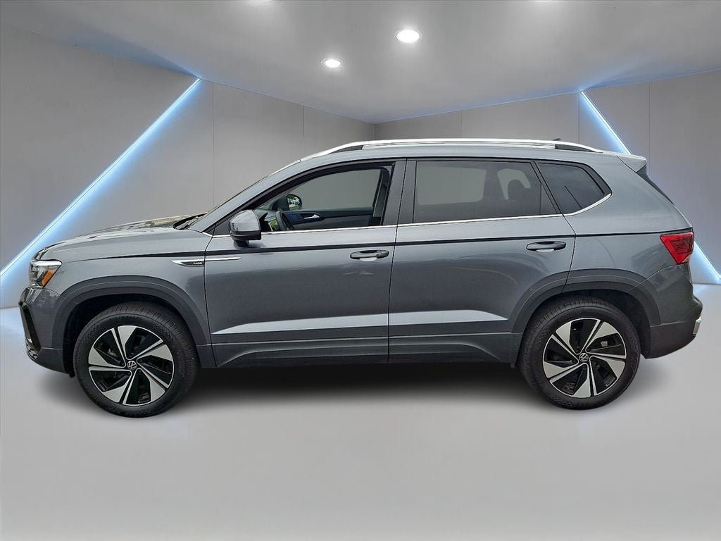 Used 2023 Volkswagen Taos SE w/ Panoramic Sunroof Package AWD/4WD image 7