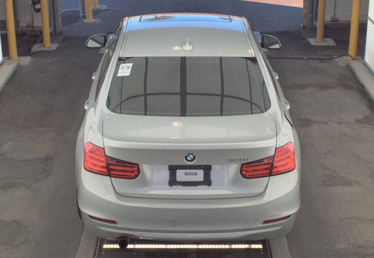 Used 2013 BMW 320i Sedan image 3