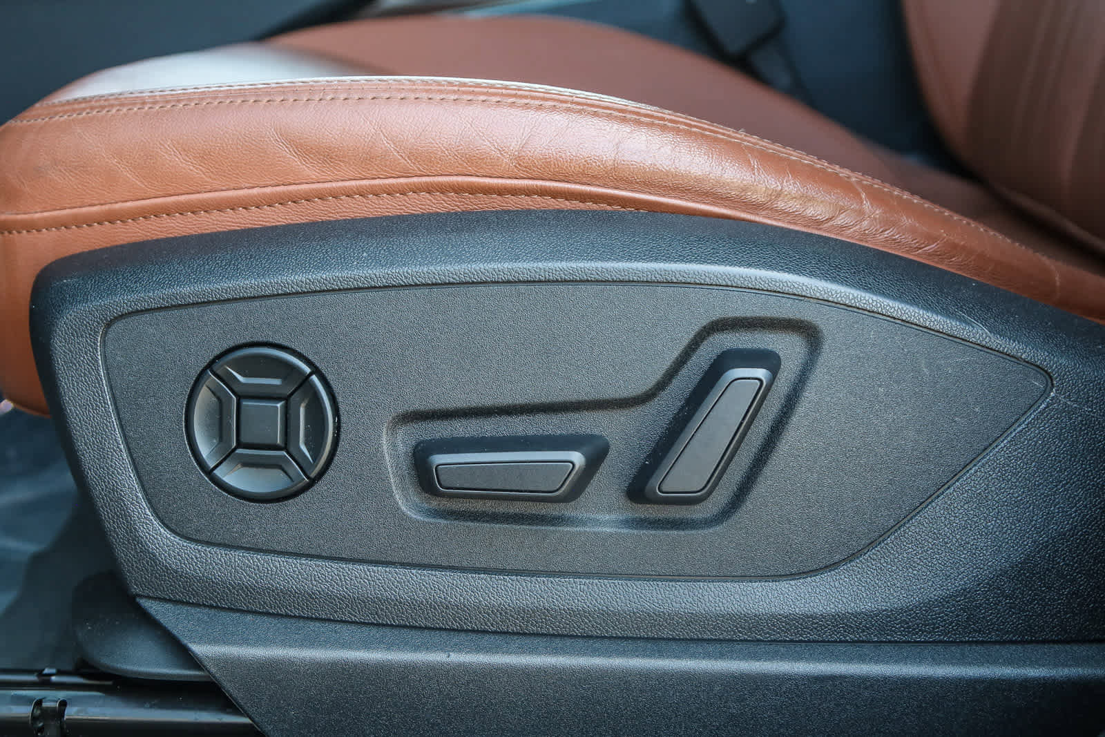 Used 2022 Audi e-tron Premium image 23