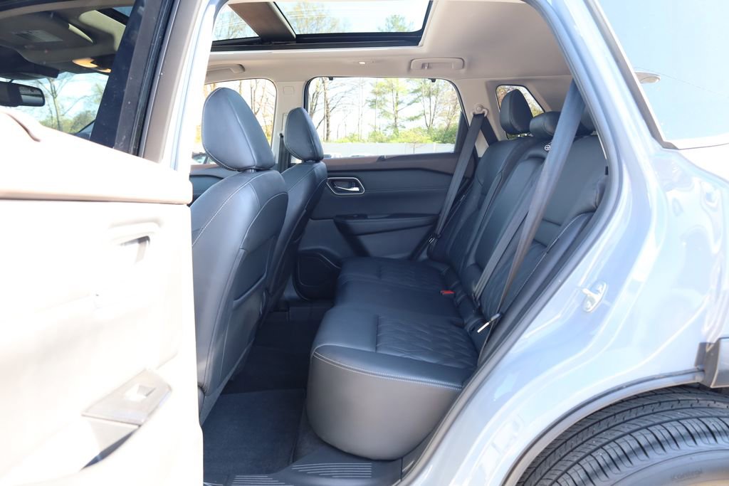 Used 2021 Nissan Rogue Platinum image 23