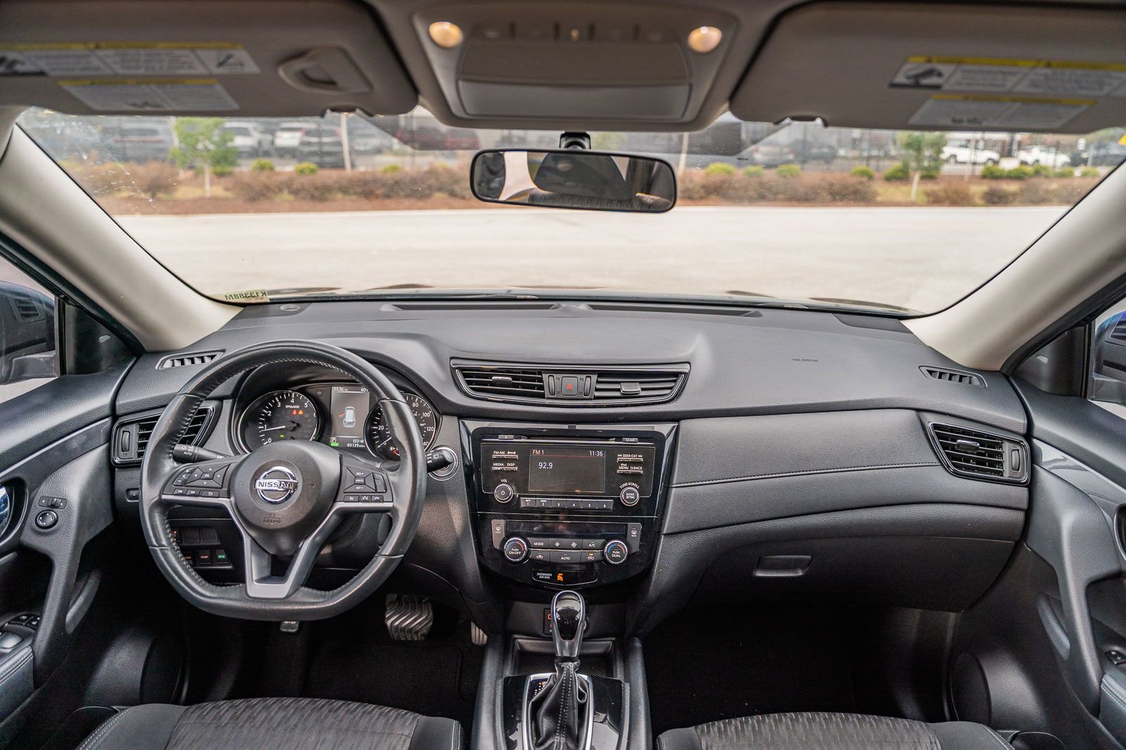 Used 2017 Nissan Rogue SV image 22
