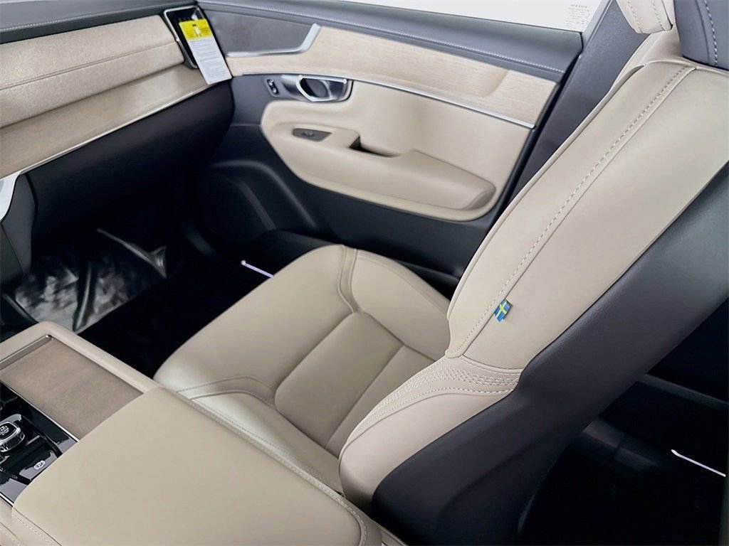 New 2026 Volvo XC90 B5 Plus w/ Protection Package image 23