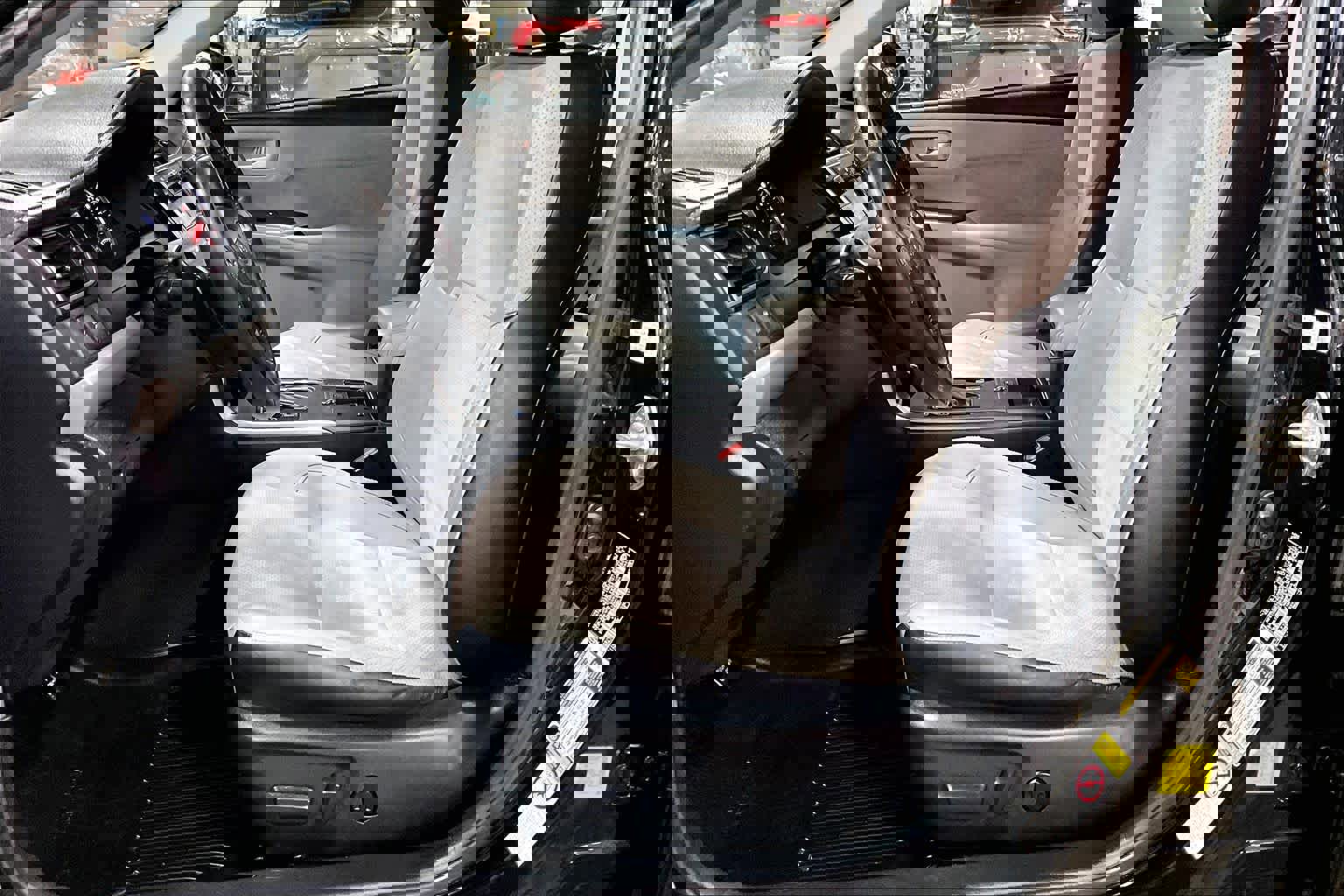 Used 2015 Toyota Camry XSE image 8