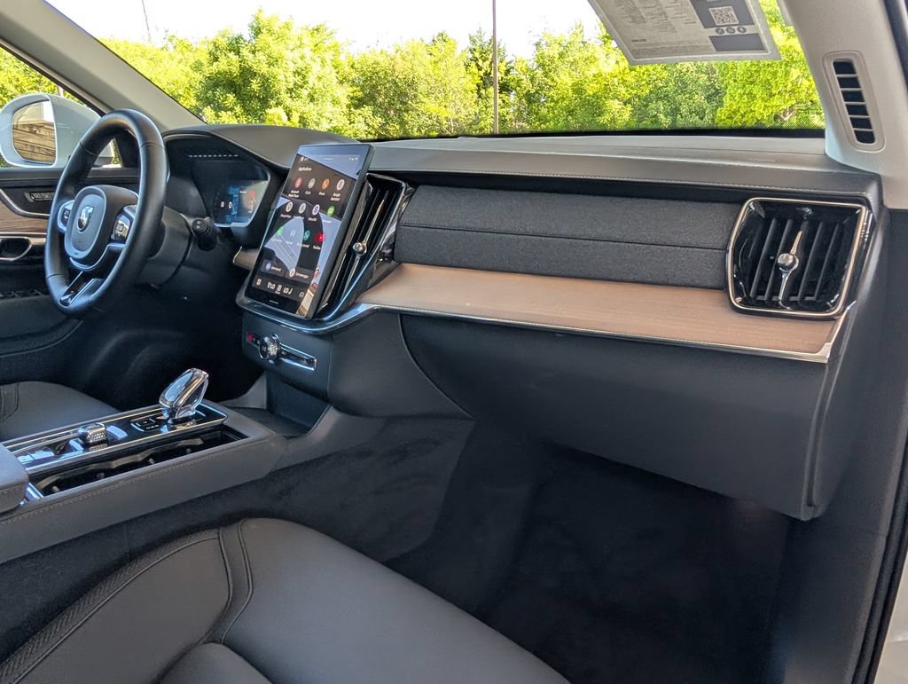 Used 2025 Volvo XC90 B6 Plus AWD/4WD image 26