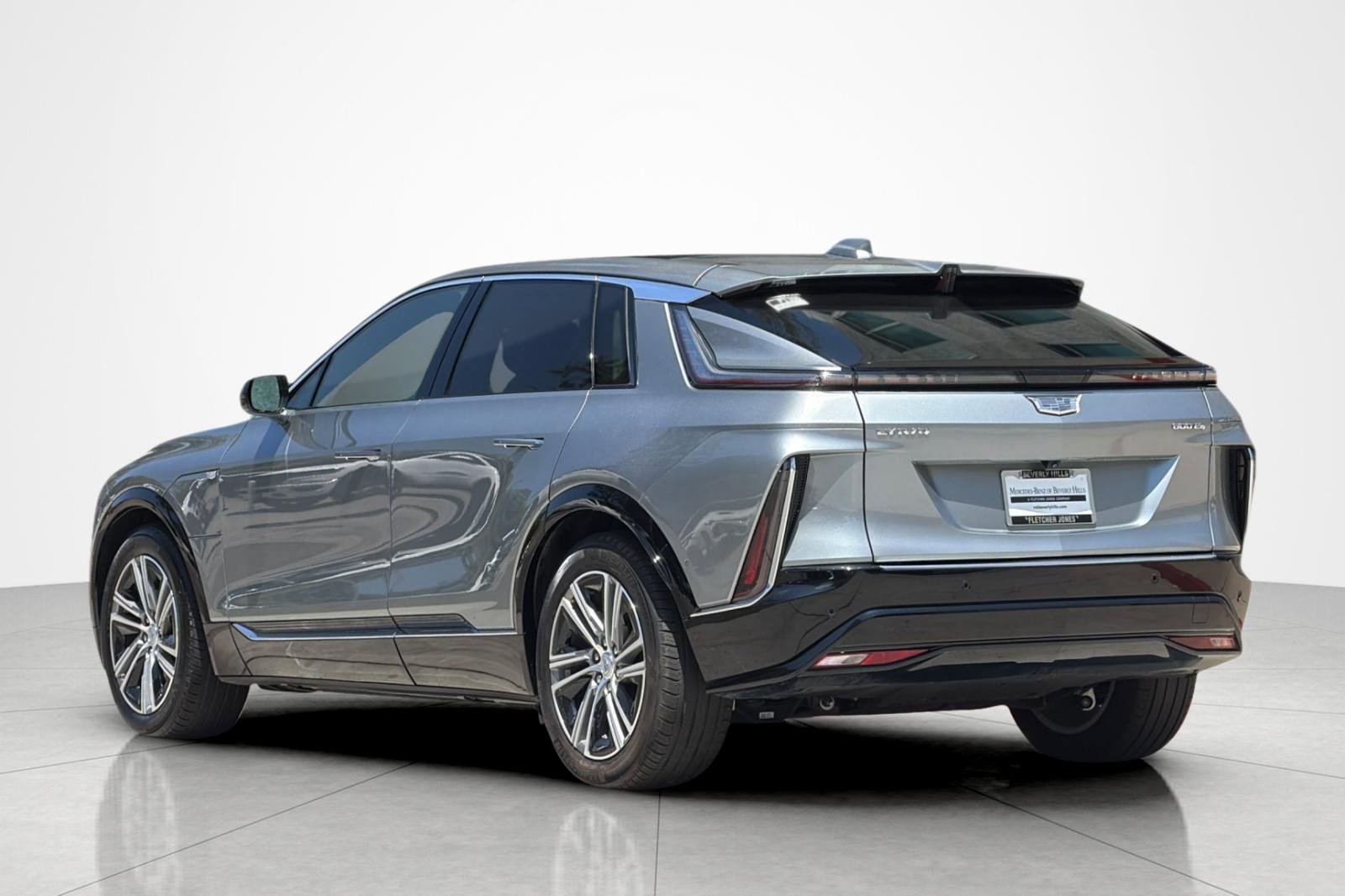 Used 2024 Cadillac Lyriq Luxury AWD/4WD image 3