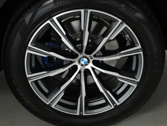 Used 2022 BMW X5 xDrive40i w/ M Sport Package AWD/4WD image 44