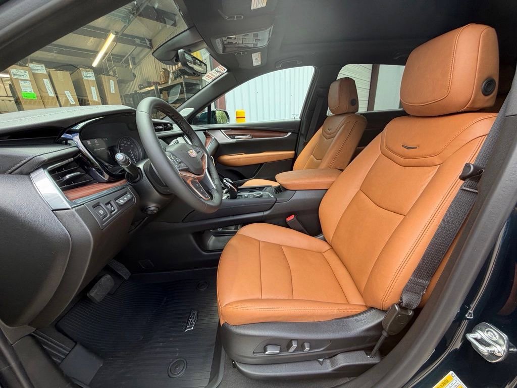 New 2026 Cadillac XT5 Premium Luxury w/ Driver Assist Package FWD image 11