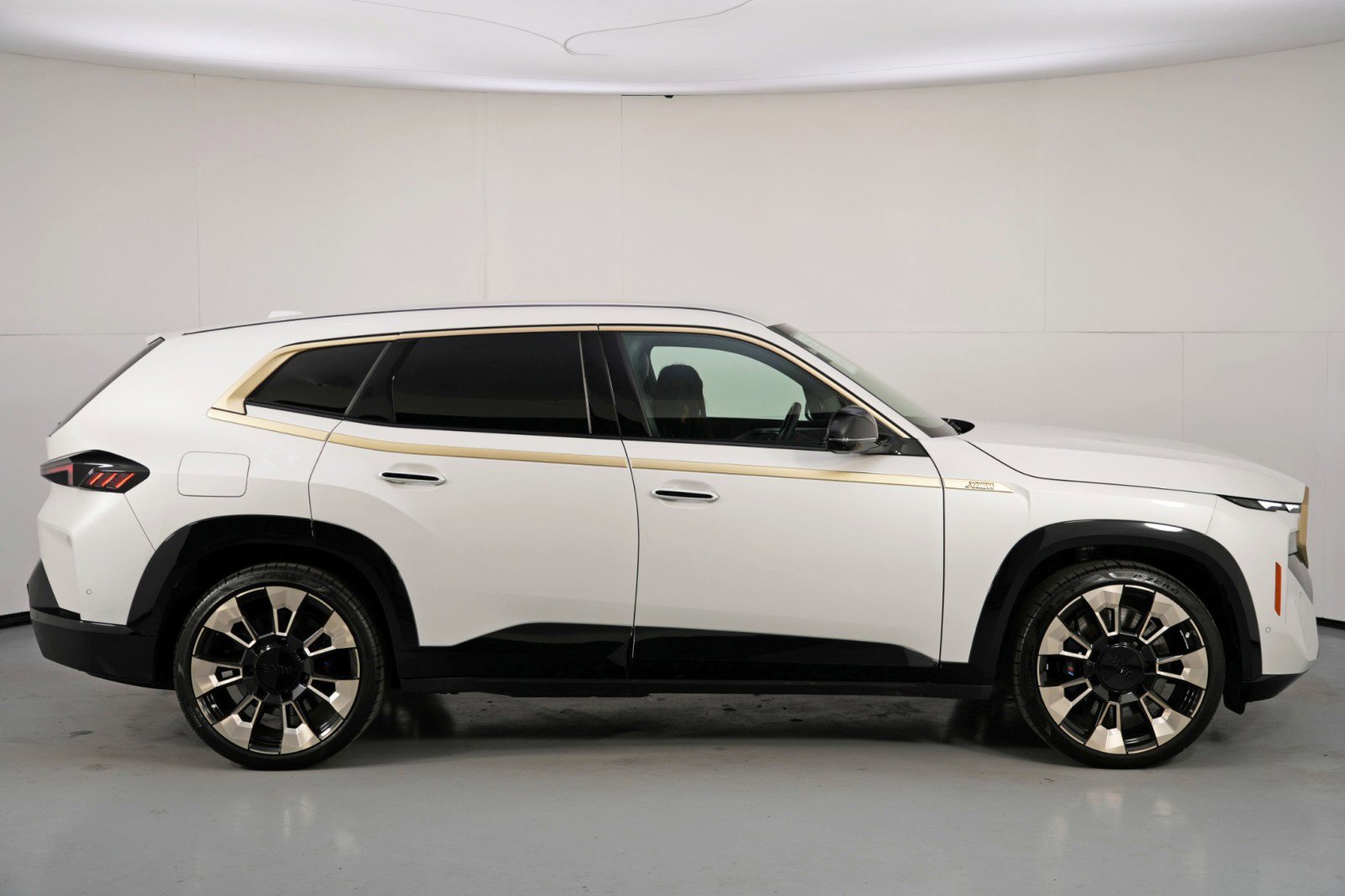 Used 2024 BMW XM AWD/4WD image 59