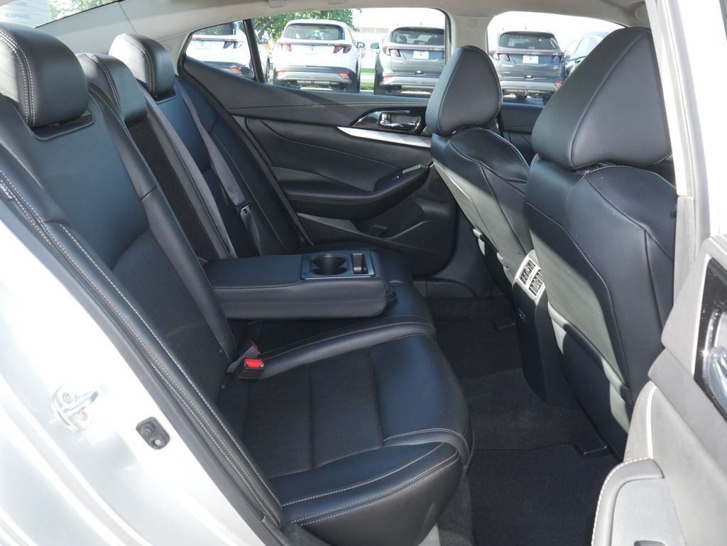 Used 2021 Nissan Maxima 3.5 SV w/ Floor Mat Group FWD image 25