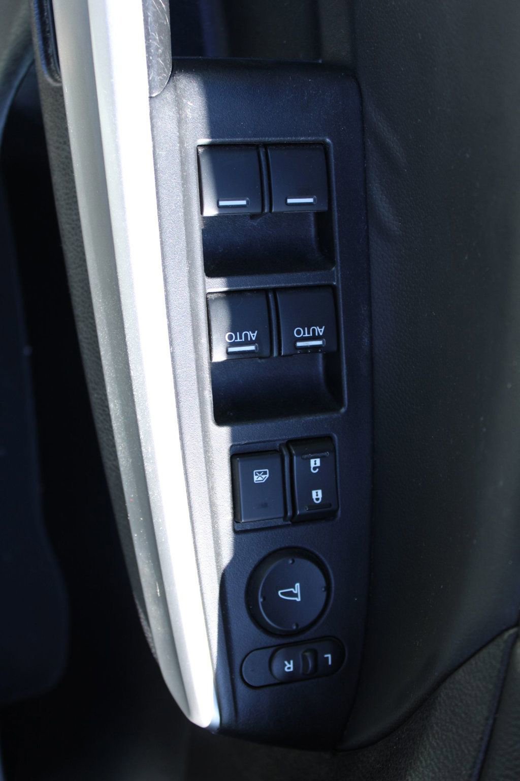 Used 2015 Honda Crosstour EX image 24
