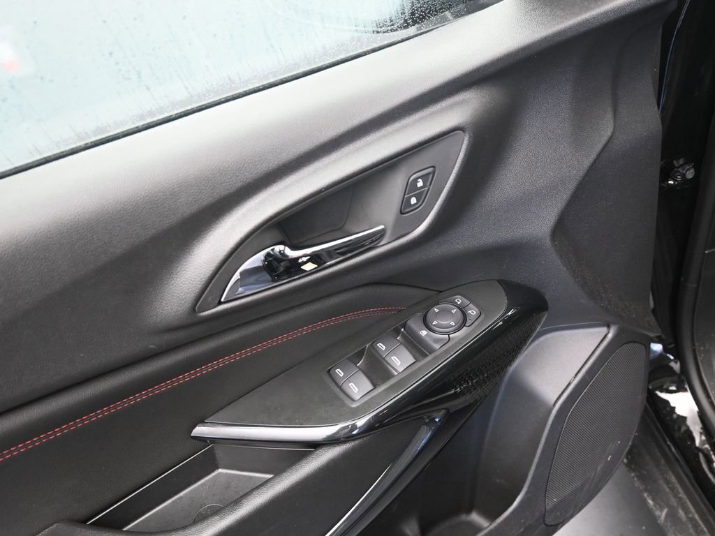 Certified 2026 Chevrolet Trax RS w/ Driver Confidence Package image 25