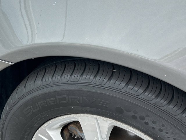 Used 2005 Toyota Camry XLE w/ VSC & Side Airbag Pkg FWD image 16