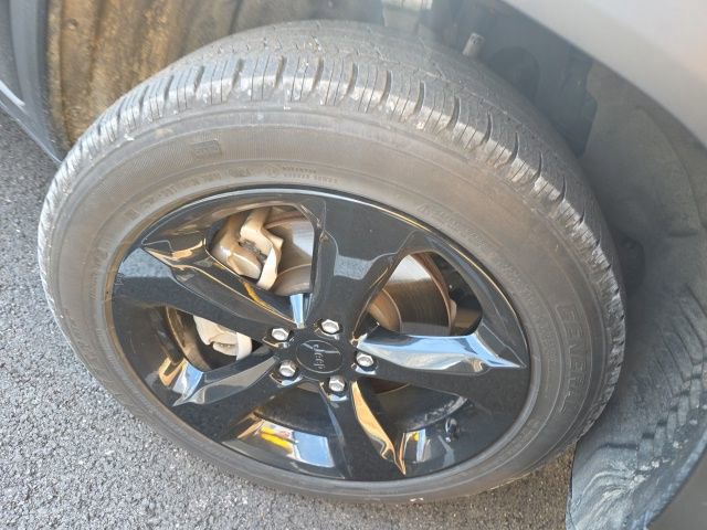 Used 2021 Jeep Grand Cherokee L Laredo image 11