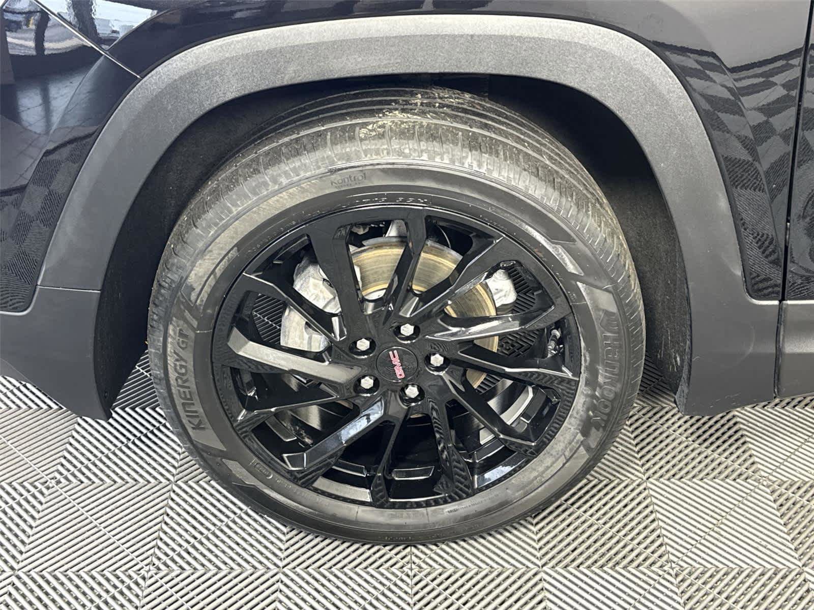 Used 2023 GMC Terrain SLE w/ Elevation Edition AWD/4WD image 10
