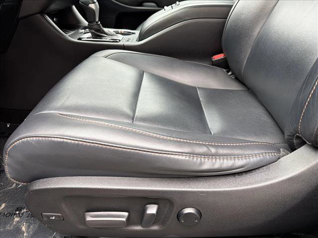 Used 2019 Toyota Highlander XLE image 12