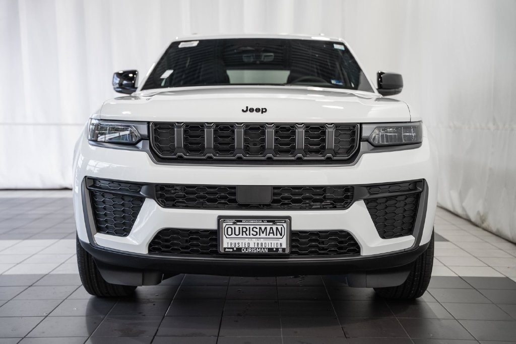 New 2026 Jeep Grand Cherokee Altitude AWD/4WD image 2