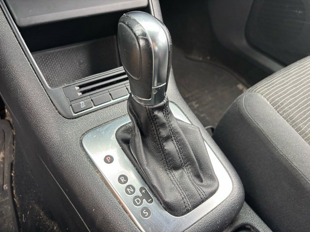 Used 2013 Volkswagen Tiguan S image 24