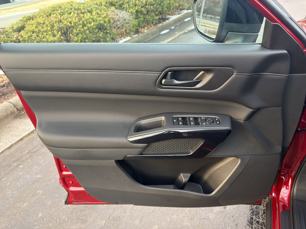 New 2026 Nissan Pathfinder SV image 16