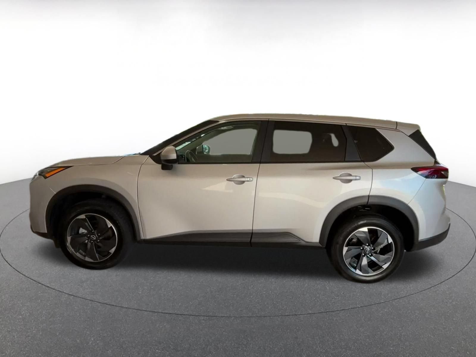 Used 2025 Nissan Rogue SV AWD/4WD image 10