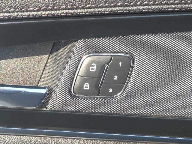 Used 2023 Lincoln Nautilus Reserve AWD/4WD image 25