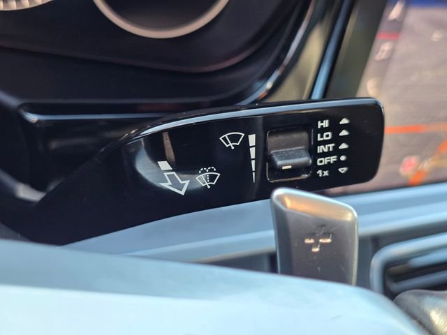 Used 2019 Porsche Panamera 4 image 34