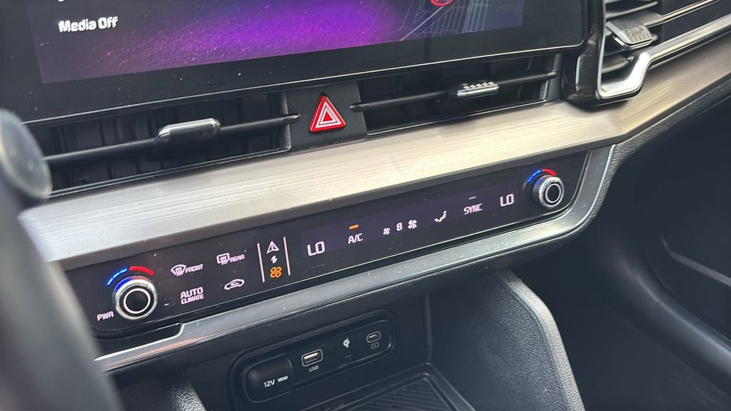 Used 2023 Kia Sportage EX image 19